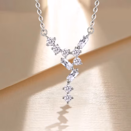 QX Özel Tasarım Vintage Rodyum Kaplama 925 Ayar Gümüş Kolye Uçlu Kolyeler Zarif Takı Zirkon Kadın Moda Hediyesi Parti Kullanımı